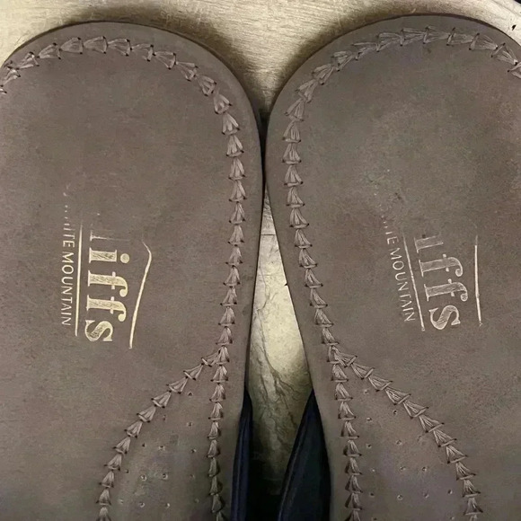 WOMENS CLIFFS FLAT BLACK SANDALS EUC SIZE 7 - Picture 8 of 11